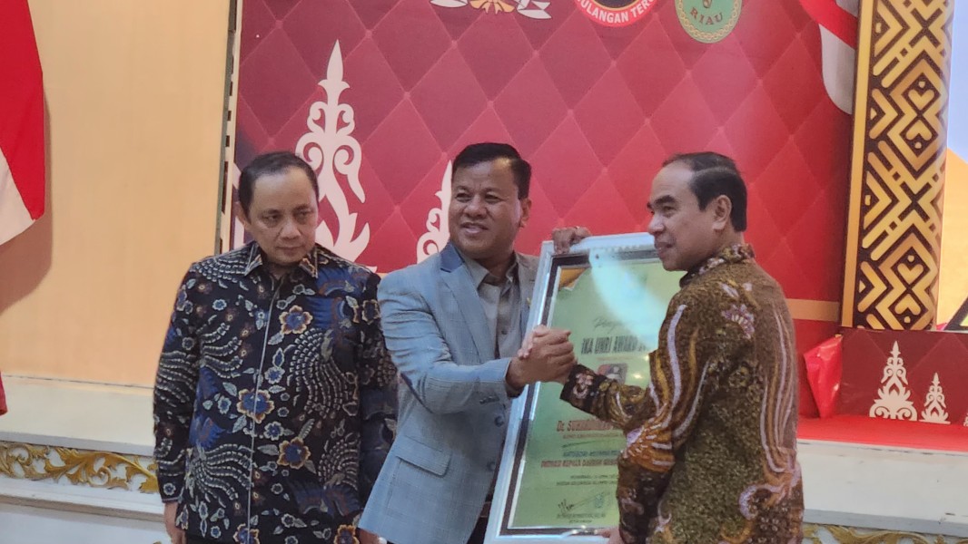Reuni Akbar Universitas Riau;  Bupati Suhardiman Dinobatkan Jadi Alumni Terfavorit