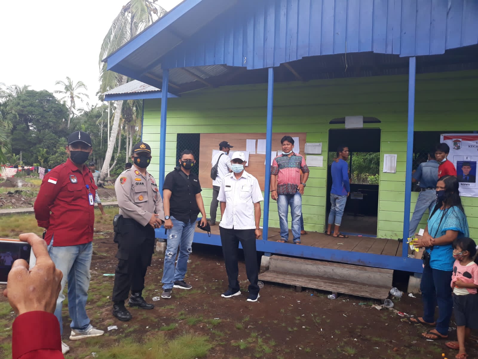 Pilkades Serentak di Kabupaten Pelalawan, Polsek Kuala Kampar Pantau Pemungutan Suara di Wilkum