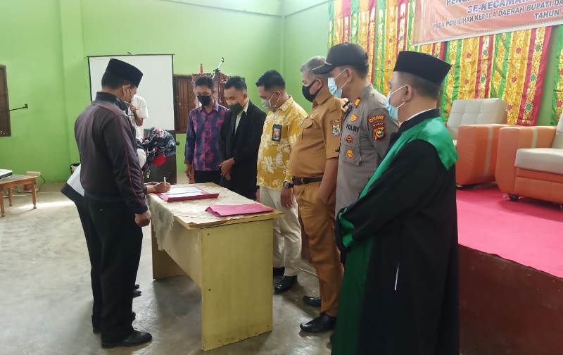 Kapolsek Pangkalan Lesung Hadiri Pelantikan PTPS se-Kecamatan Pangkalan Lesung