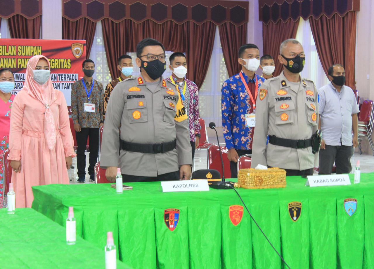 Polres Kuansing Melaksanakan Pengambilan Sumpah Dan Penandatanganan Fakta Integritas