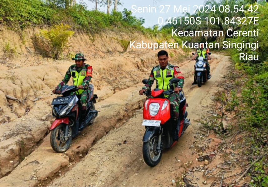 Tingkatkan Pengawasan Agar Tidak Terjadi Karhutla Babinsa Koramil 06/Cerenti Kodim 0302/Inhu Laksanakan Patroli Rutin