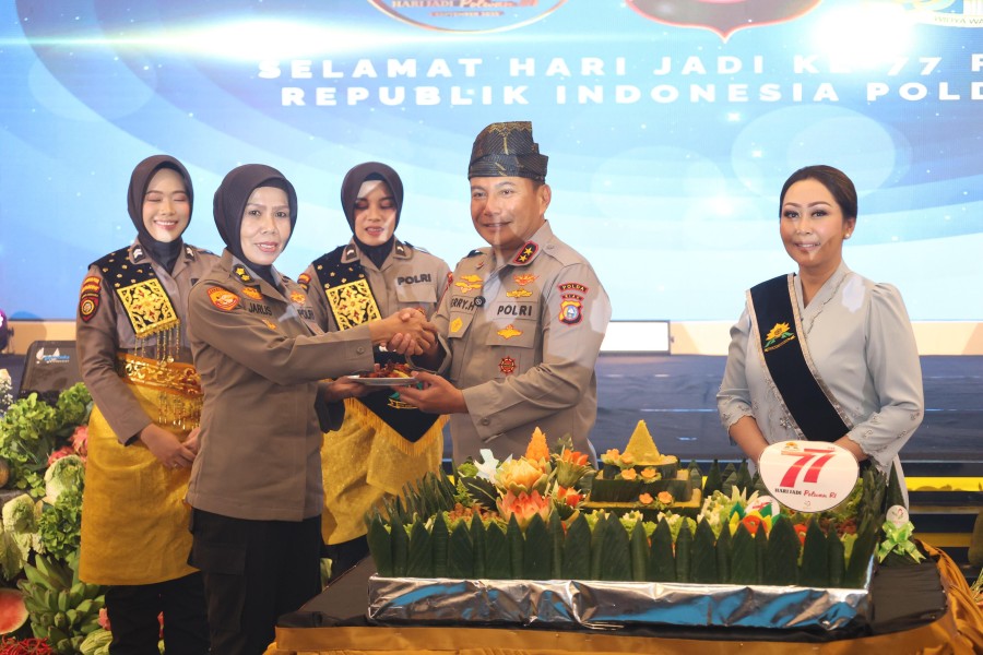 HUT ke-77 Polwan di Pekanbaru, Kapolda Riau Tekankan Integritas dan Layanan Humanis