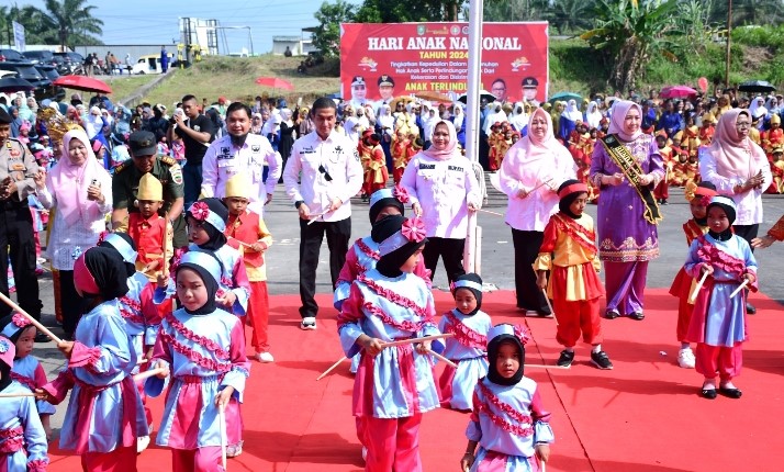 Ikut Menari Bersama Anak-anak TK, Bupati Bengkalis Ajak Kembangkan Potensi Anak