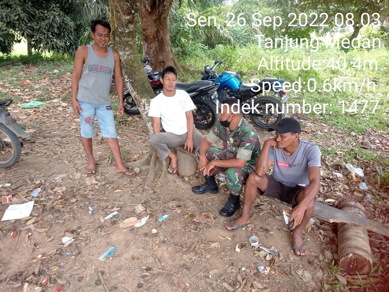 Babinsa Koramil 06/Cerenti Kodim 0302/Inhu Komsos Dengan Warga Binaan Desa Kampung Pancasila,Tanjung Medan