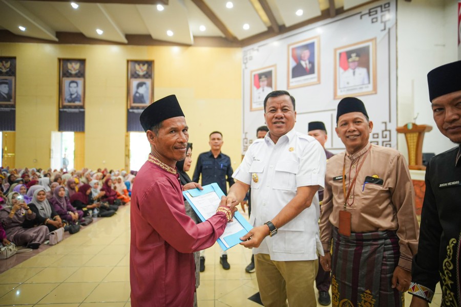 1.054 PPPK Paruh Waktu Mulai Bertugas,  Bupati Suhardiman Amby: Jadi Motor Penggerak Desa