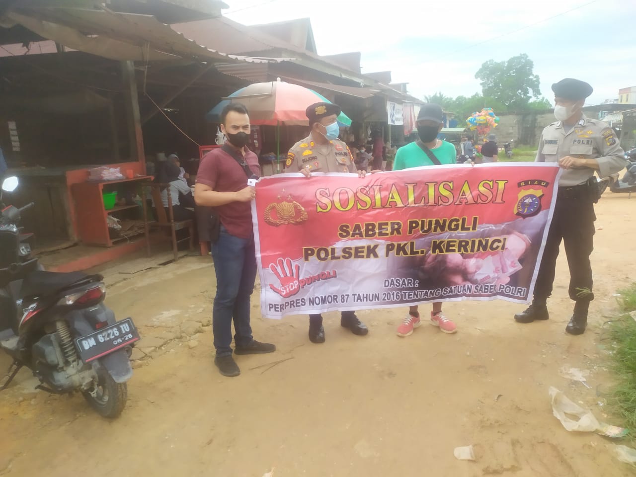 Terapkan PPKM, Polsek Pangkalan Kerinci Pantau Prokes Masyarakat di Pasar Tradisional