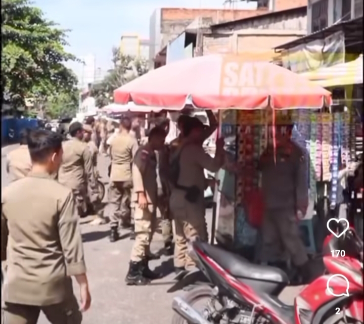 Berjualan Diluar TPS, Disperindag Pekanbaru Tertibkan 31 Pedagang Pasar Bawah 