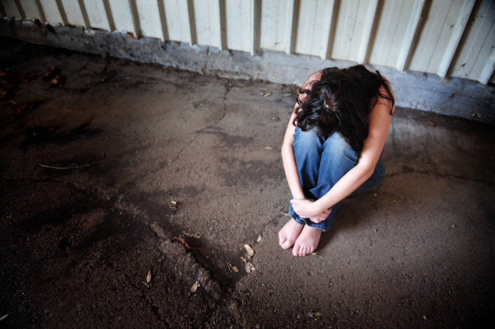 Diperkosa 3 Pemuda di Semak-semak, Gadis Kelas IX SMP Ini Menjerit dan Menangis