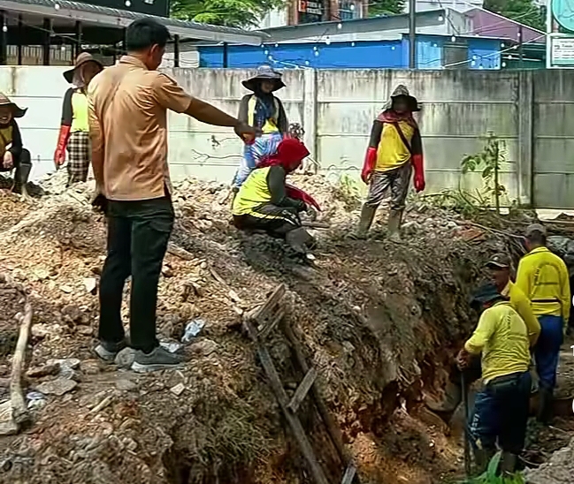Normalisasi Drainase Dimulai, Bangunan Liar di Jalan Arifin Ahmad dan Arengka Dibongkar