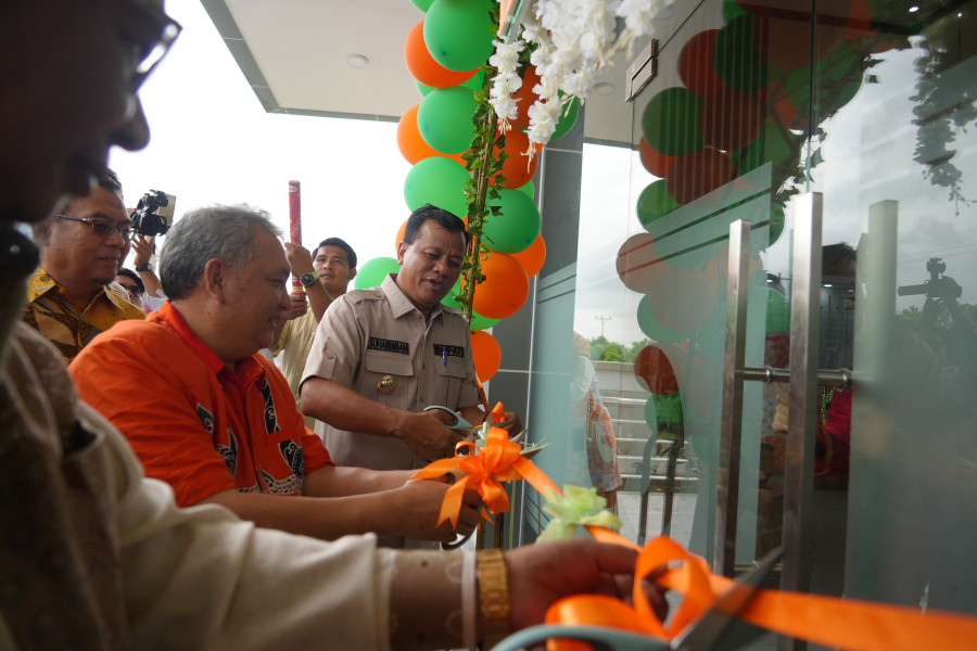 Resmikan Klinik Mata Pasang Eye Center;  Bupati Sambut Baik, Untuk Tingkatkan Pelayanan Kesehatan