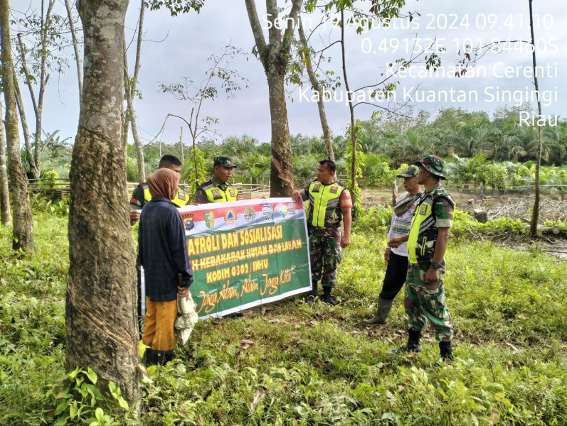 Personil Koramil 06/Cerenti Kodim 0302/Inhu Melaksanakan Patroli Dan Sosialisasi Karhutla Di Kecamatan Cerenti Kabupaten Kuansing Riau 