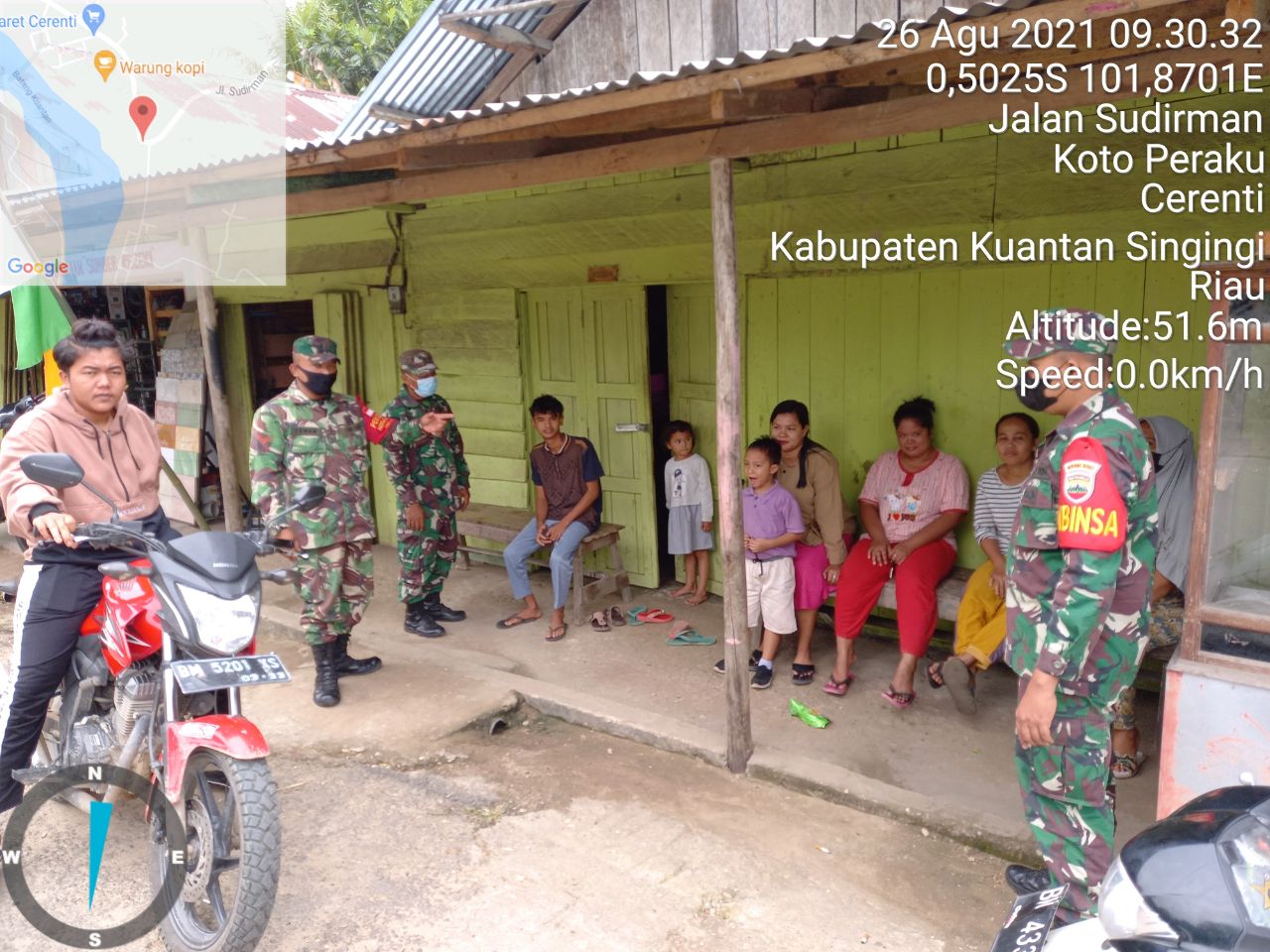 Patroli Wilayah, Babinsa Berikan Himbauan Kepada Warga Agar Patuhi Prokes Dipandemi Covid-19 