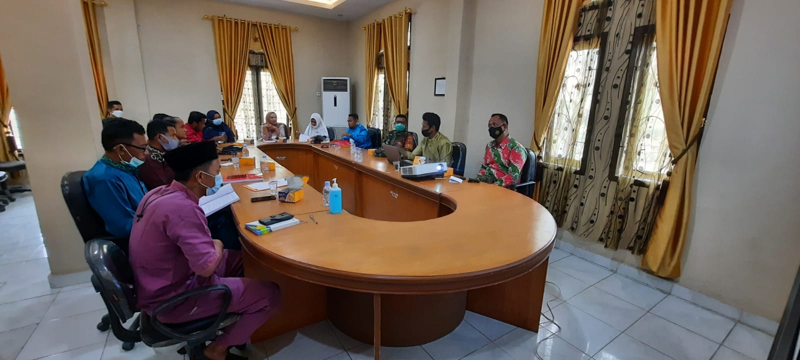 Polsek Pangkalan Kerinci Sosialisasikan Perbup Pelalawan Tentang Pemilihan Kades