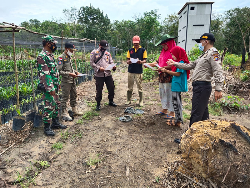 Cegah Karhutla, Polsek Bunut Patroli dan Samapikan Maklumat Kapolda Riau