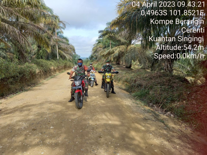 Babinsa Koramil 06/Cerenti Kodim 0302/Inhu Ajak Warga Untuk Patroli dan Antisipasi Bahaya Karhutla