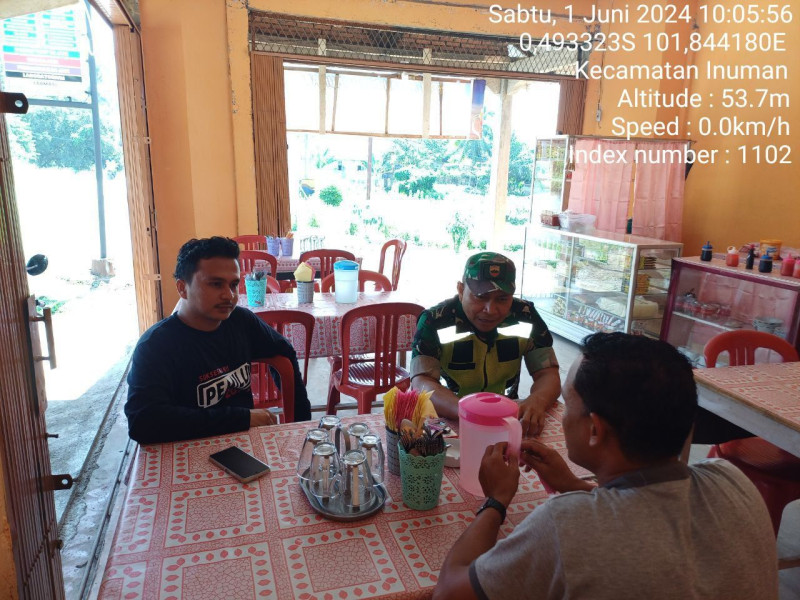 Komsos Di Kampung Pancasila Babinsa Koramil 06/Cerenti Kodim 0302/Inhu Ajak Warga Pahami Nilai Nilai Pancasila Kecamatan Inuman Kabupaten Kuansing 