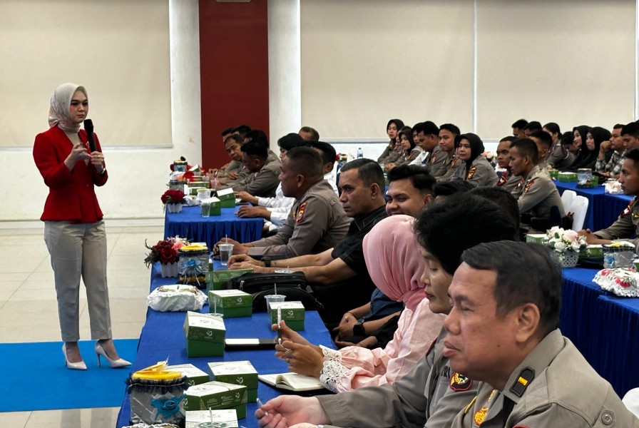 Polda Riau Latih Personel Public Speaking untuk Dukung Program Green Policing