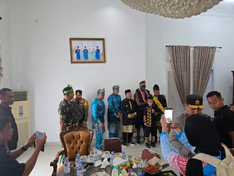 Bergelar Datuk Panglimo Sati Indragiri;  Gubernur Riau Apresiasi LAN Kuansing