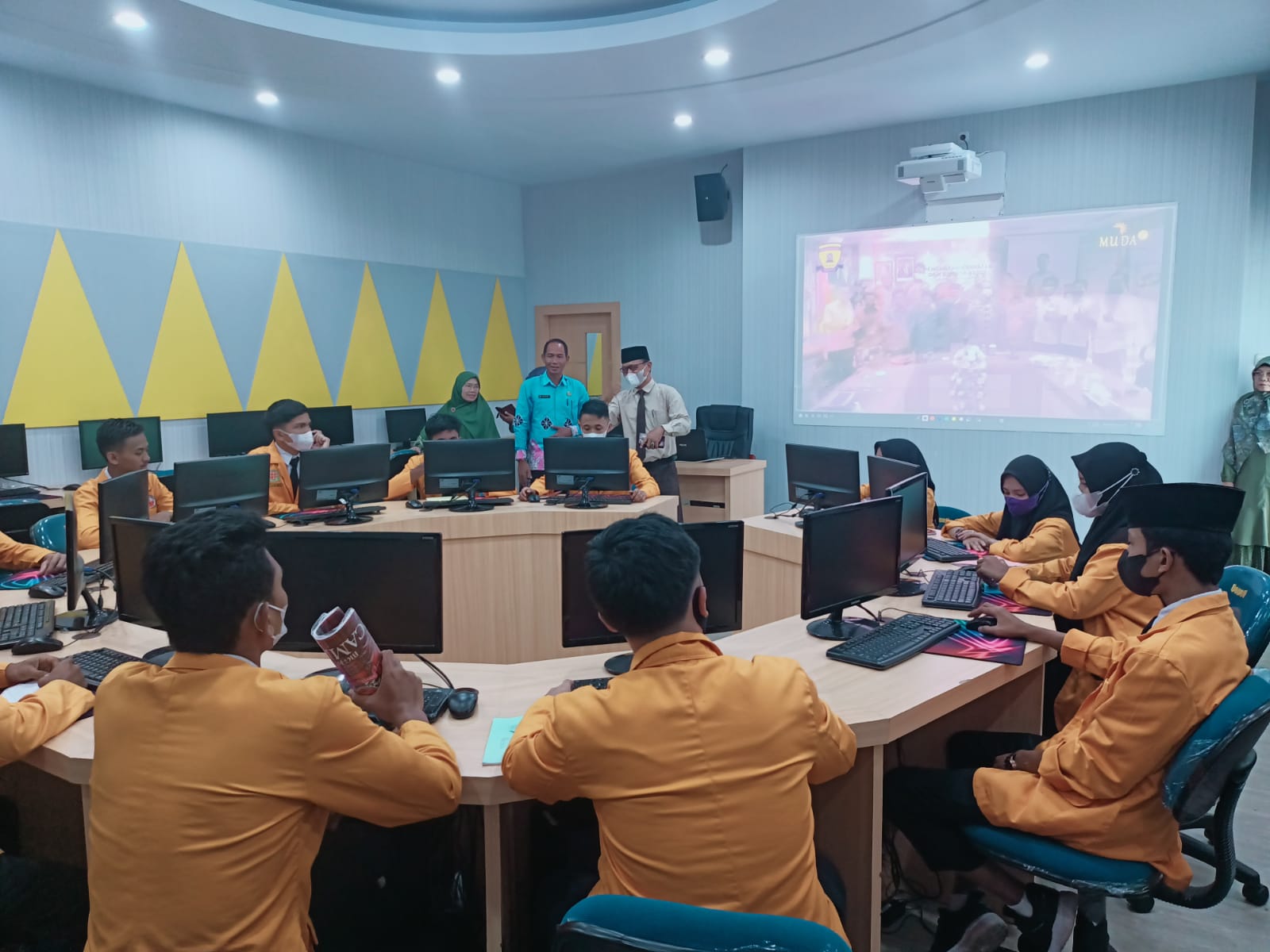 SMK Negeri 1 Benai Jurusan Multimedia Studi Banding ke SMK Muhammadiyah 2 Pekanbaru