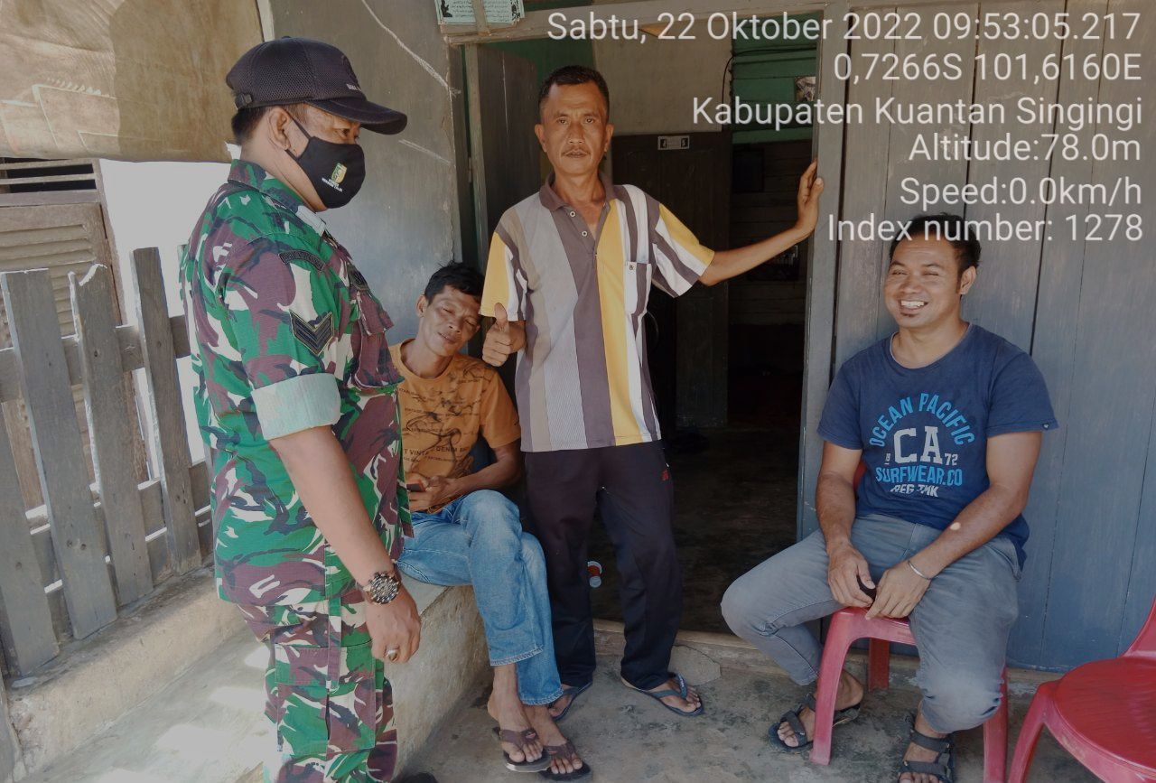 Tanpa Kenal Lelah Babinsa Koramil 06 /Cerenti Kodim 0302/ Inhu, Setiap Waktu  Komsos Dengan Warga Binaannya 