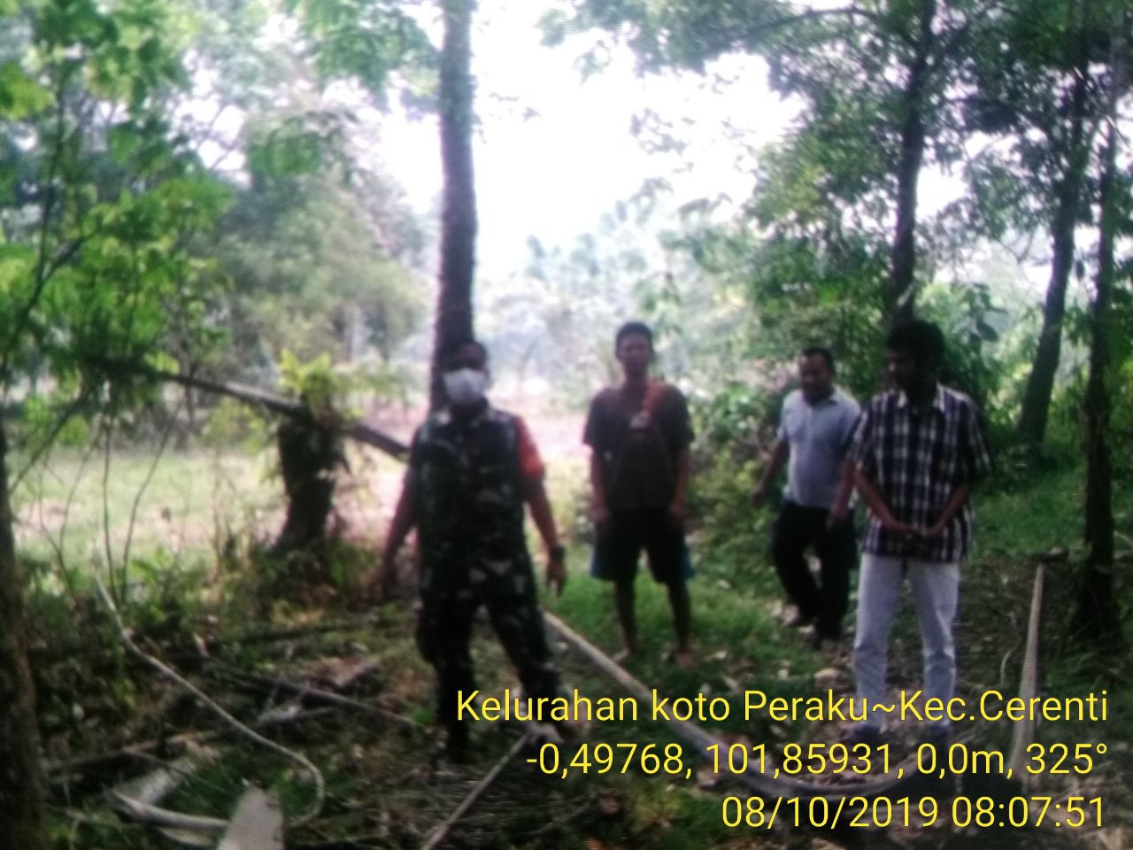 Sertu Indra Jalil Patroli Rutin Karhutla Di Kelurahan Koto Peraku.