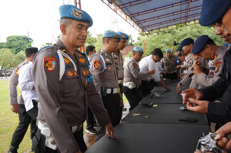 Polda Riau Gelar Apel Pemeriksaan Senjata Api dan Amunisi dalam Operasi Lilin Lancang Kuning 2024