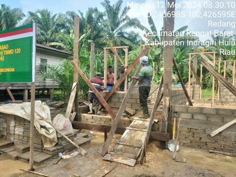 TMMD Ke-120 Tahun 2024 Kodim 0302/Inhu Bangunan RTLH DI Desa Redang Terus Digesah