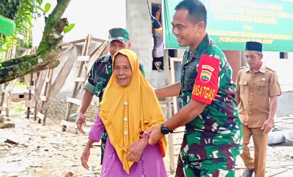 Dansatgas TMMD Ke - 120 2024 Tinjau Lokasi RTLH Kodim 0302/Inhu Di Kecamatan Rengat Barat  Kabupaten Inhu