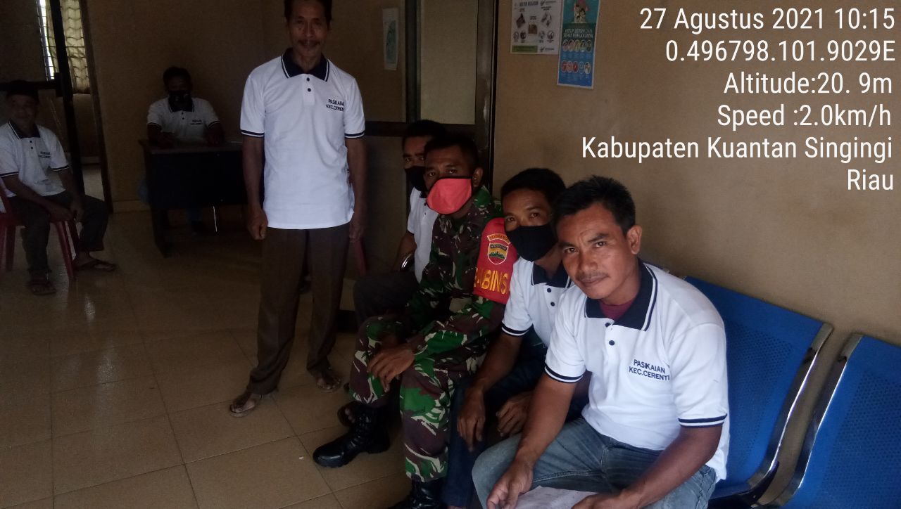 Babinsa Koramil 06 /Cerenti Dim 0302/ Inhu Komsos Dengan Perangkat Desa Kampung Baru Koto Kecamatan Inuman