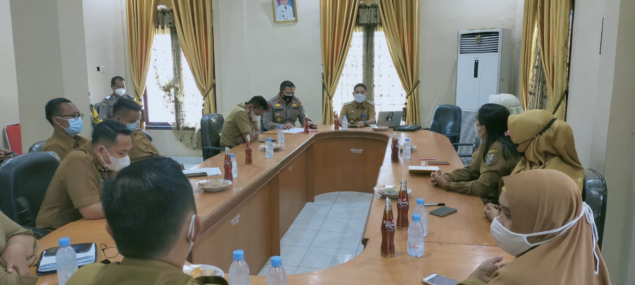 Tangani Covid-19, Polsek Pangkalan Kerinci Bersama Camat dan Puskesmas Lakukan Rapat Anev