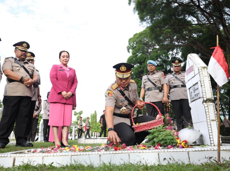 Ziarah Kapolda Riau di TMP, Hormat untuk Pejuang Bhayangkara