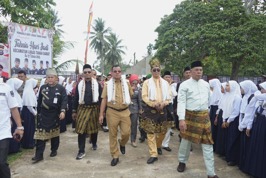 Bupati : Satukan Masyarakat Lewat Pawai Budaya