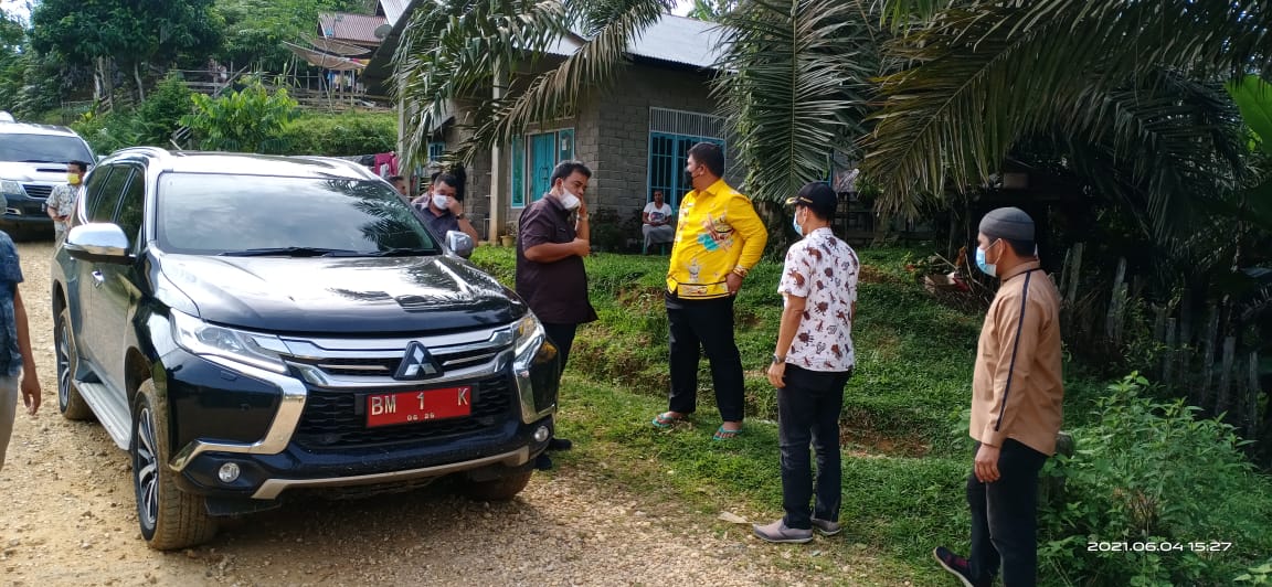 Respon Laporan Warga Terkait Jalan Rusak, Andi Putra Tinjau Jalan Desa Sikijang Kecamatan Logas Tanah Darat