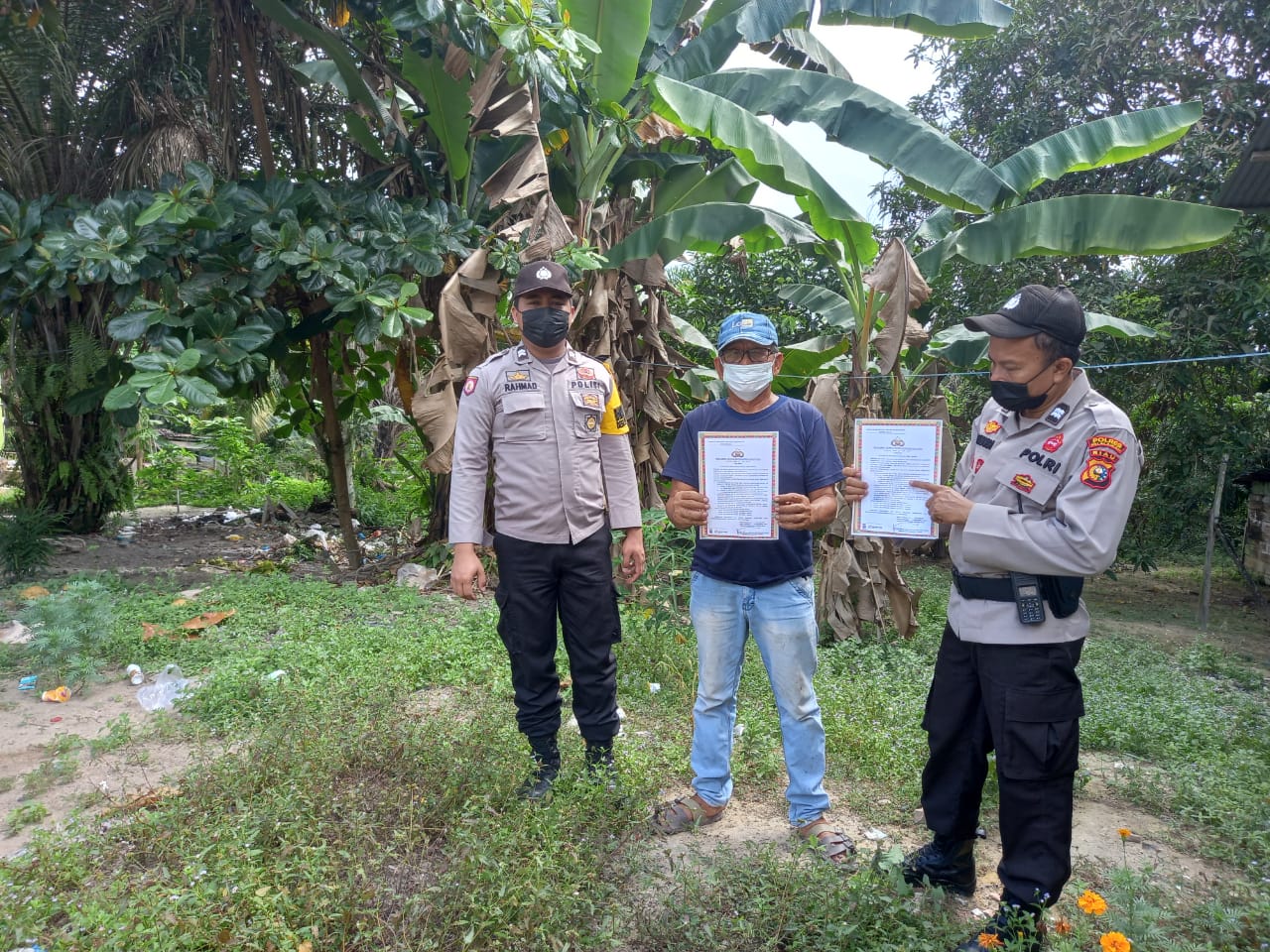 Personel Polsek Pangkalan Kuras Sampaikan Maklumat Kapolda Riau Terkait Karhutla