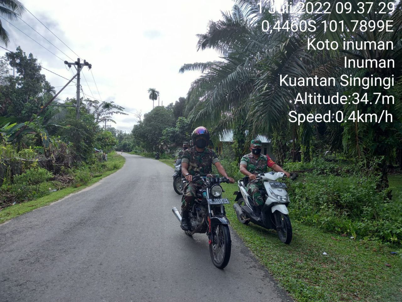 Didesa Koto Inuman, Babinsa Koramil 06/Cerenti Kodim 0302/Inhu Waspada Karhutla Babinsa Gencarkan Patroli Dan Sosialisasi Karhutla Didesa Binaan