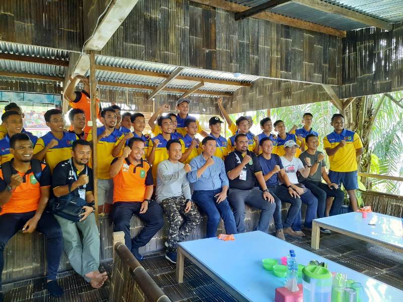 Beri Semangat, Wako Pekanbaru Kunjungi Atlet Riau di Porwil X Bengkulu