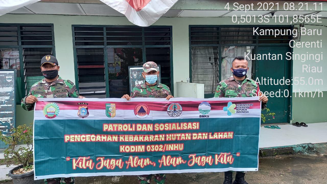 Babinsa Koramil 06/Cerenti Dim 0302/Inhu Laksanakan Sosialisasi Tentang Bahaya Karhutla Kepada Warga di Desa Teluk Pauh Kecamatan Cerenti