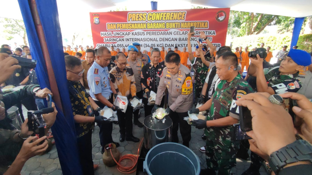 Selamatkan 340.656 Jiwa, Polda Riau Musnahkan Puluhan Kilo Barang Bukti Narkoba