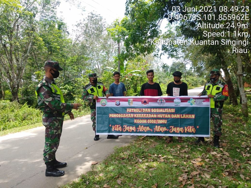 Babinsa Koramil 06/Cerenti Kodim 0302/ Inhu Laksanakan Patroli Untuk Cegah Kebakaran Hutan Dan Lahan