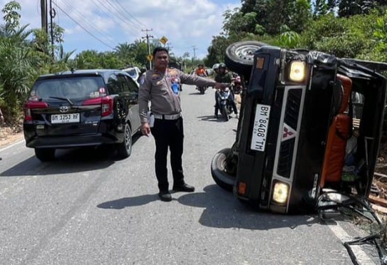 Motor vs L300 di Jalan Sempit, Pengendara Tewas di Tempat