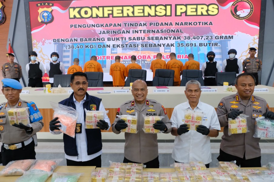 38 Kg Sabu dan 35 Ribu Ekstasi Disita, Sindikat Internasional Diringkus di Riau
