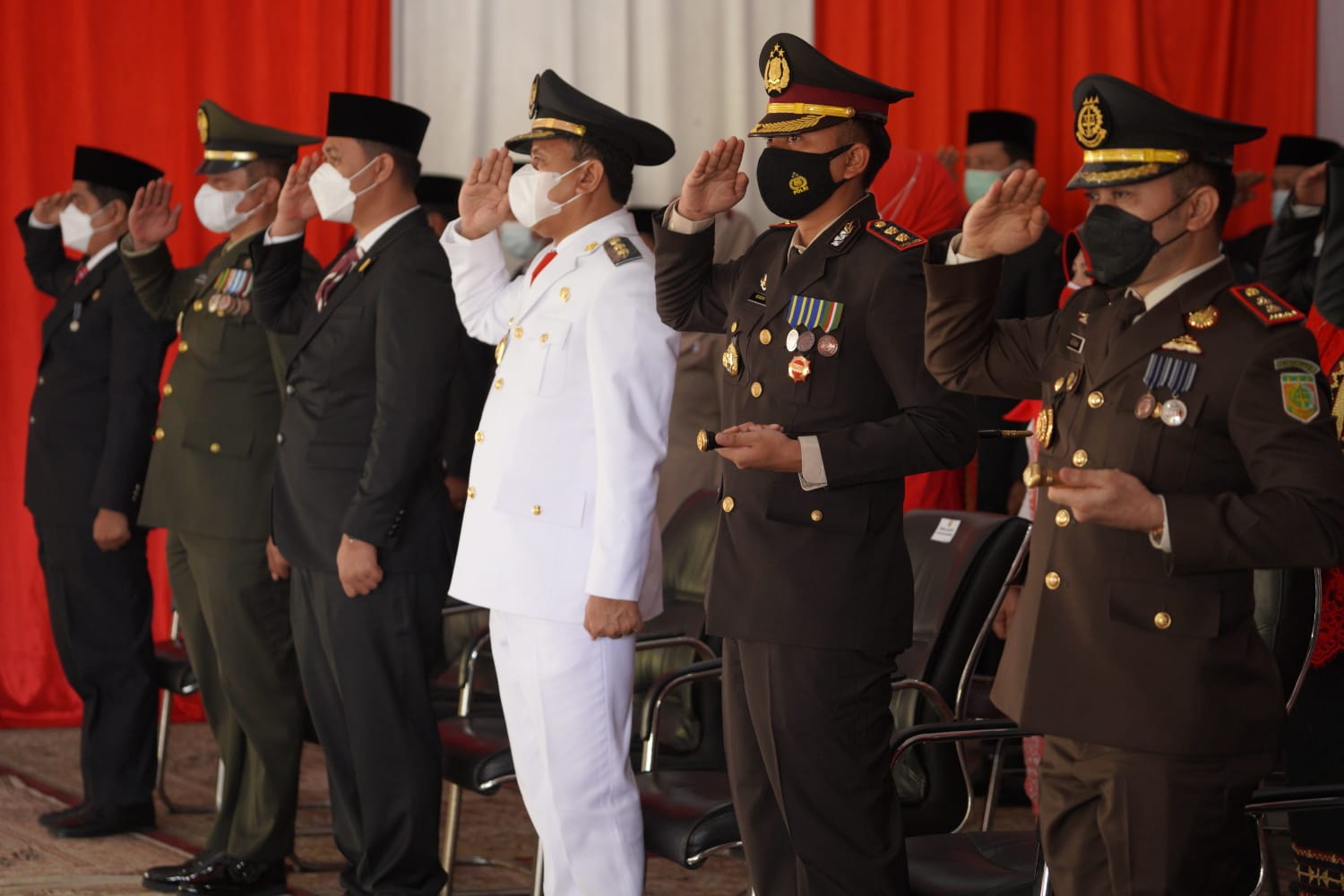 Peringati 76 Tahun Indonesia Merdeka  Pengibaran Bendera Berlangsung Sukses dan Khidmat 