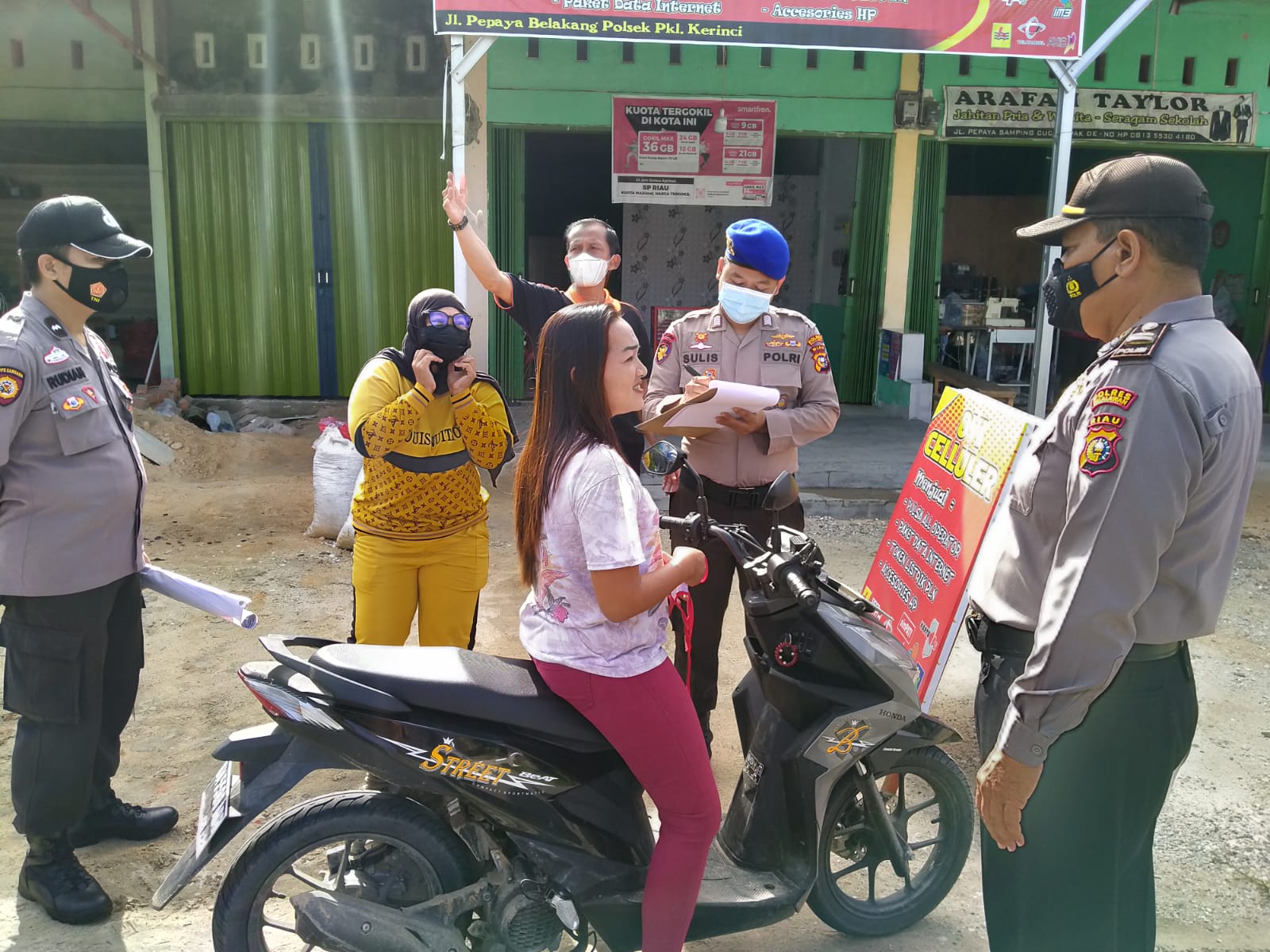 Polsek Pangkalan Kerinci Patroli C3 Sekaligus Imbau Warga Patuhi Prokes