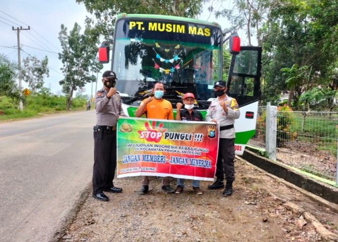 Polsek Pangkalan Lesung Gelar Sosialisasi Saber Pungli Terhadap Supir Bus Perusahaan