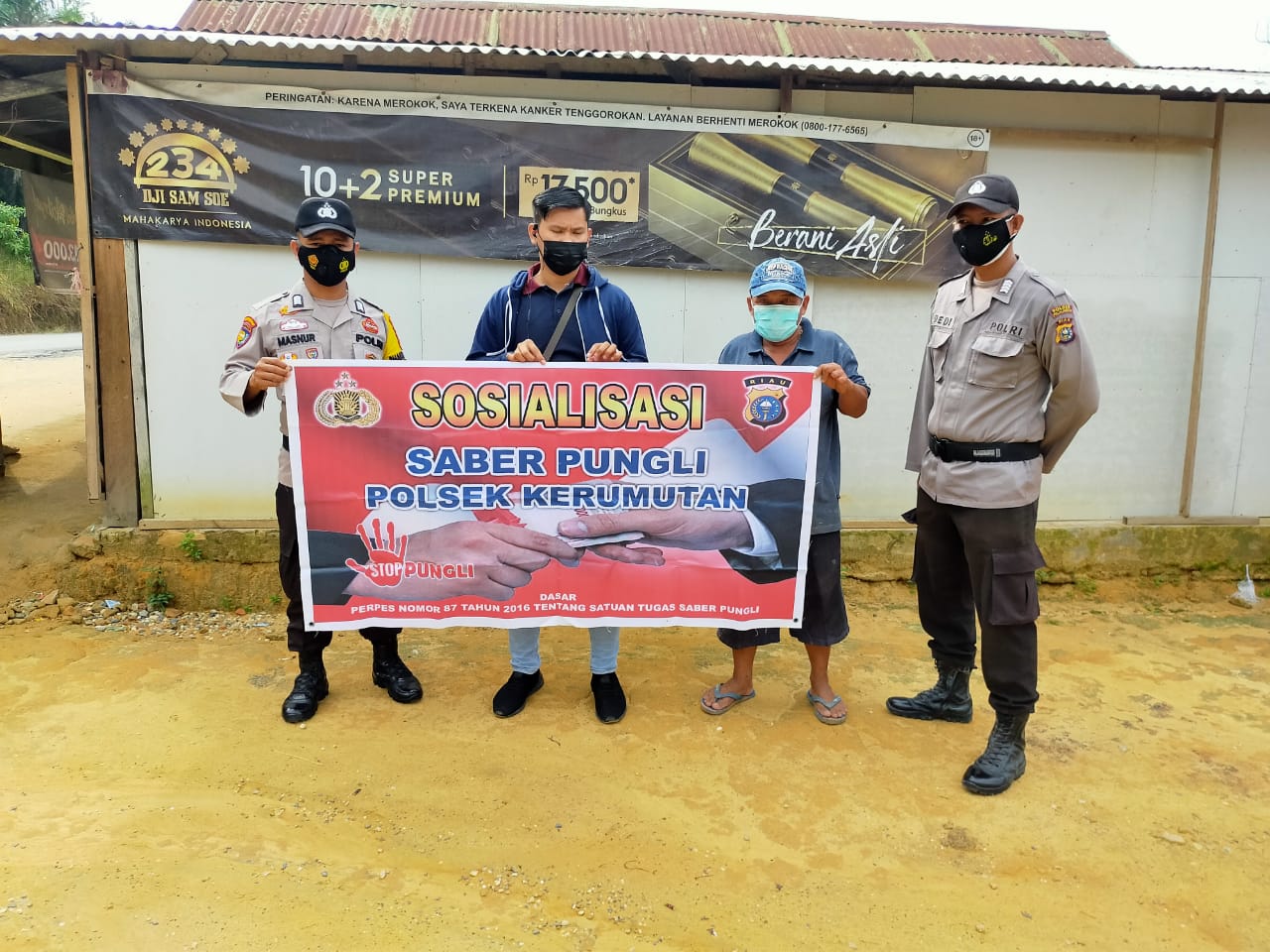Polsek Kerumutan Sosialisasikan Saber Pungli ke Masyarakat Sekitar