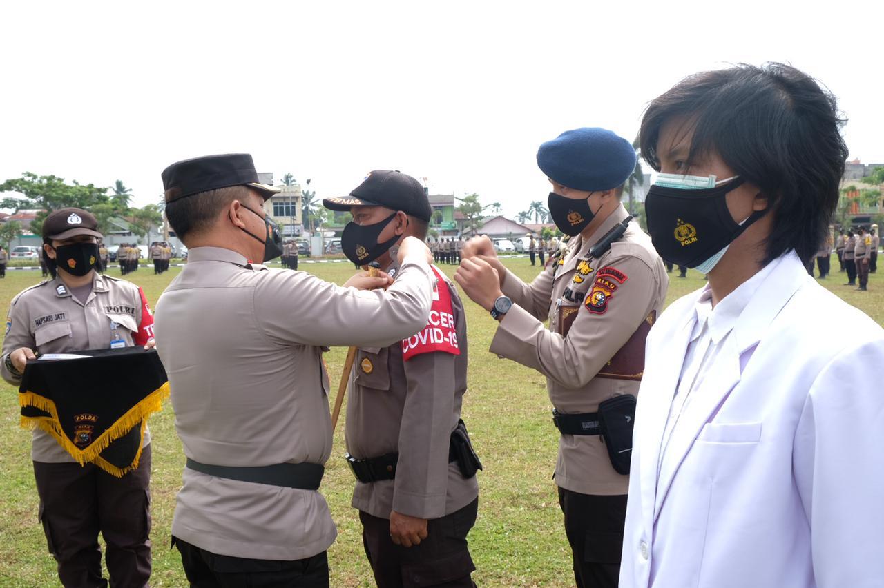 Kapolda Riau Pimpin Apel Kesiapan Bhabinkamtibmas Dan Tenaga Medis Kepolisian Sebagai Tracer dan Vaksinator