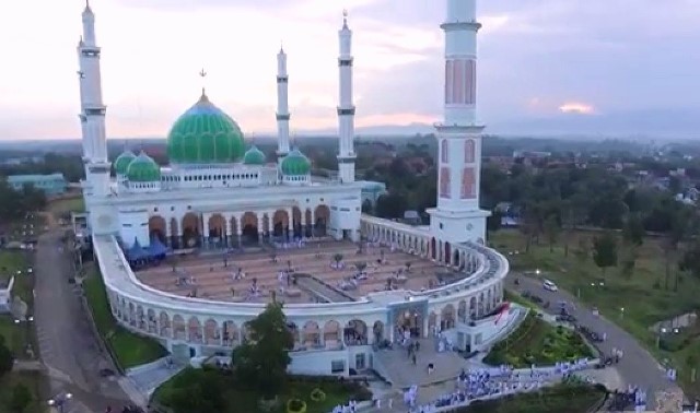 Liburan Lebaran di Masjid Agung Islamic Center Rohul Masih 
