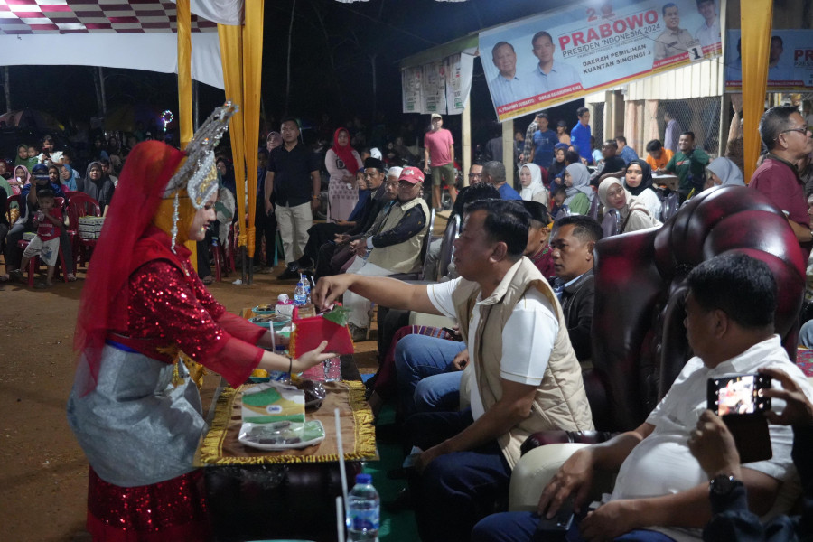 Hadiri Undangan Masyarakat Banjar Nan Tigo, Bupati ; Pemerintah Komit Penanganan Pasca Banjir