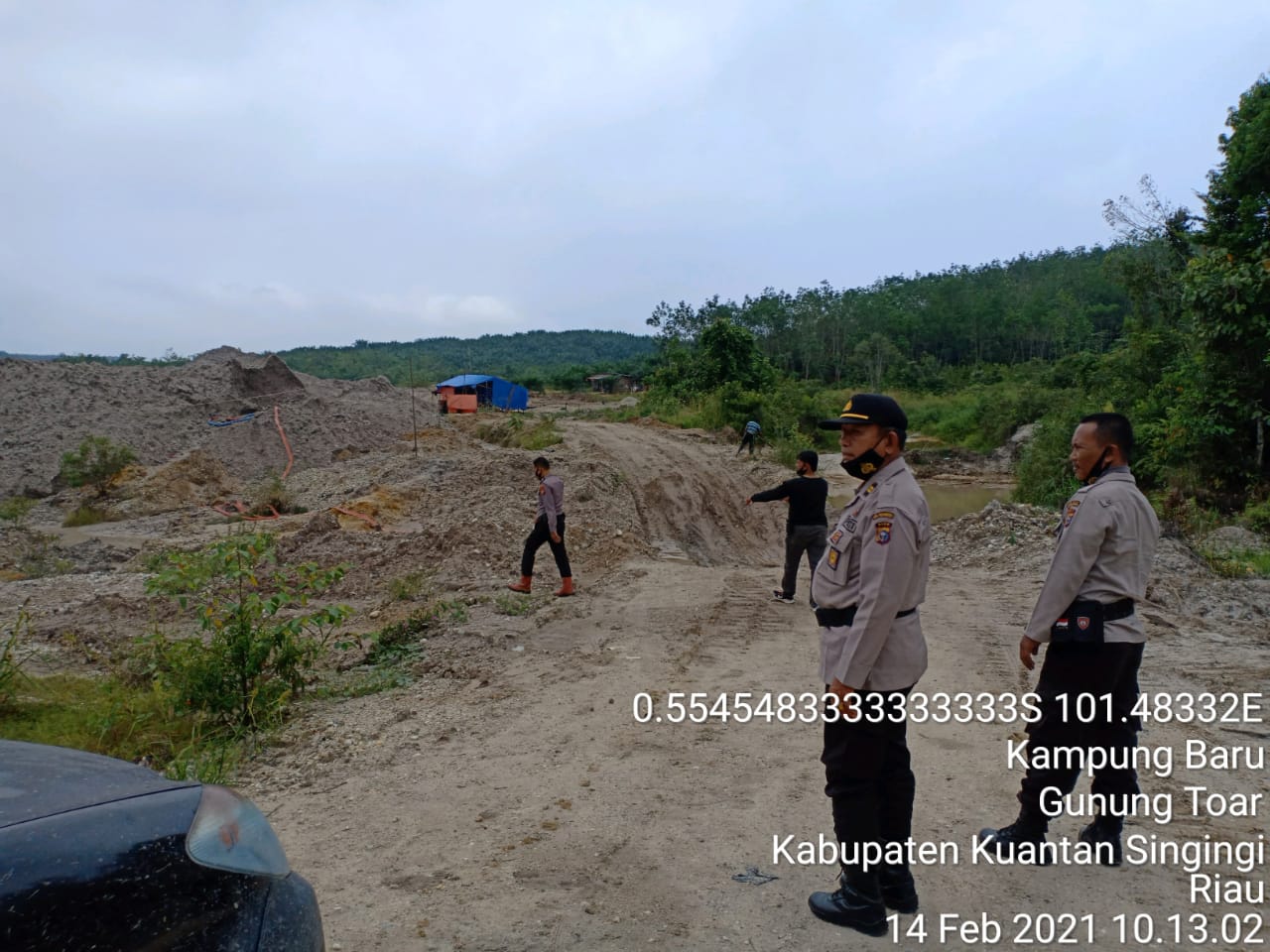 Kapolsek Kuantan Mudik Turun Gunung Untuk Memberantas Aktivitas Penambangan Emas Tanpa Izin di Kecamatan Gunung Toar
