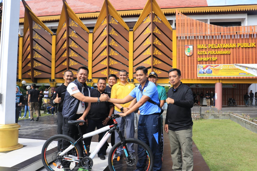 Meriahkan HUT ke-73 Satpol PP, Pemko Pekanbaru Gelar Senam Bersama Forkopimda